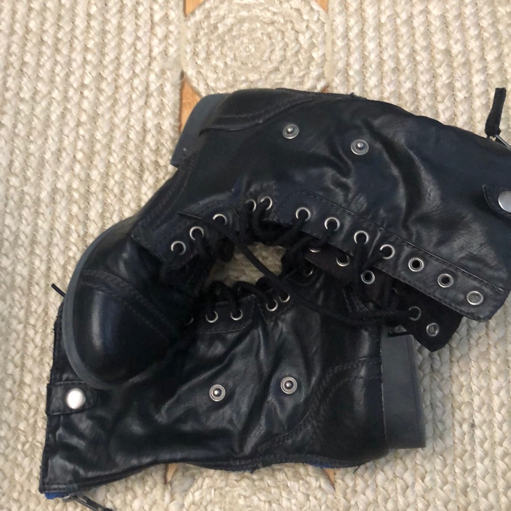 Combat boots
